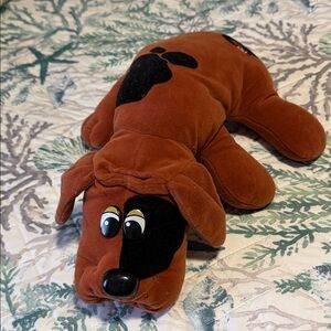 Vintage pound puppy from the 1980s in great shape perfect for the collector